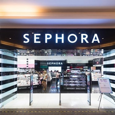 Sephora closes stores for 